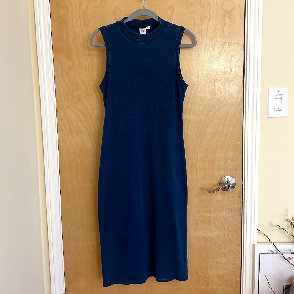 Sleeveless midi dress